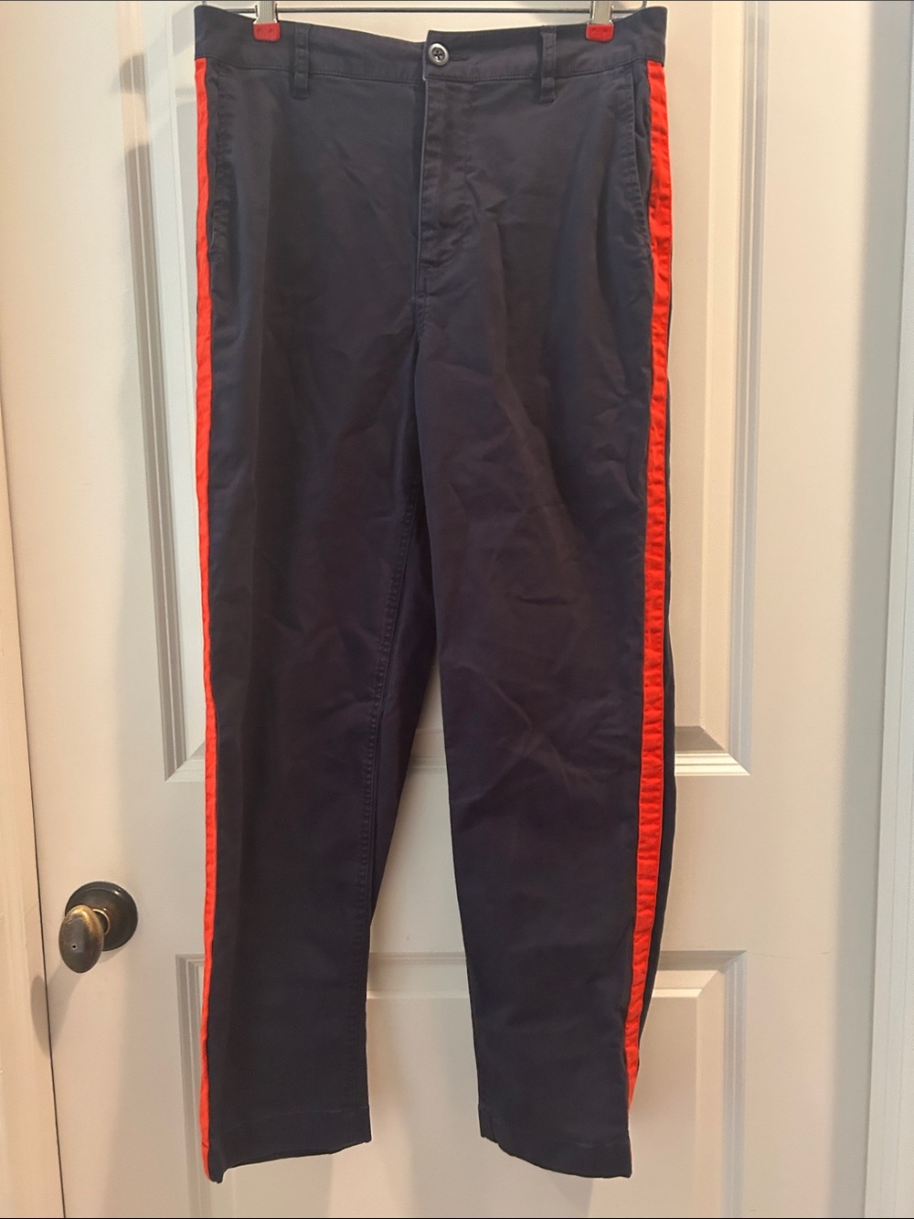 Boden women’s Navy Pants with pockets, tuxedo like Red Stripe detail size 8R